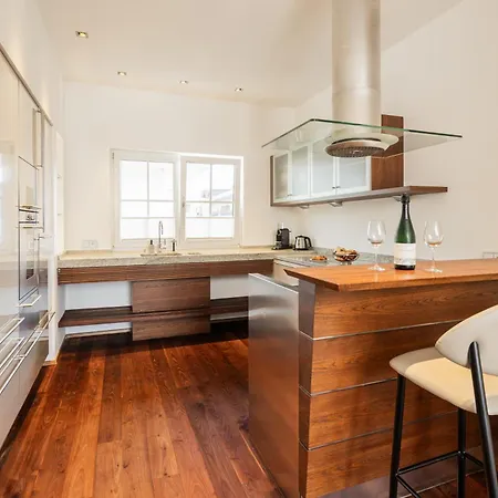 Zellersee 4* 젤암제