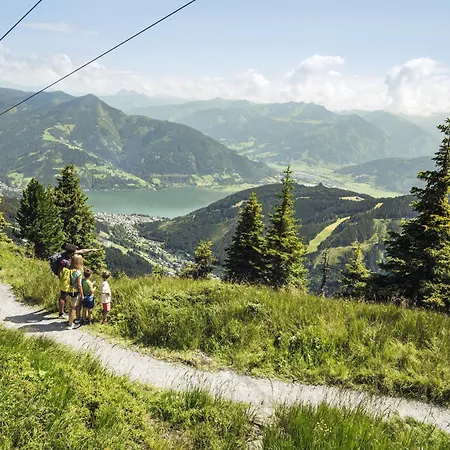 酒店 Zellersee 滨湖采尔