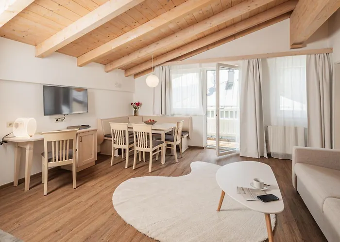 ホテル Zellersee ツェル アム ゼー