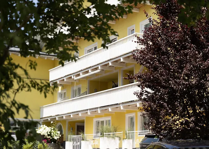 ホテル Zellersee ツェル アム ゼー