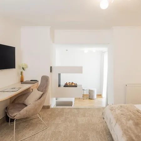 ホテル Zellersee ツェル アム ゼー