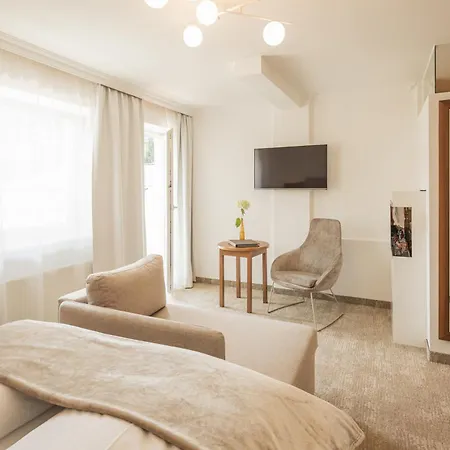 Zellersee ホテル ツェル アム ゼー