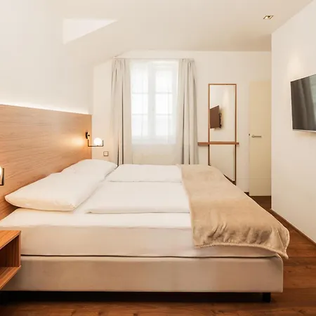 Zellersee ホテル ツェル アム ゼー