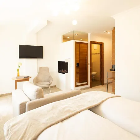 Hotel Zellersee 4*