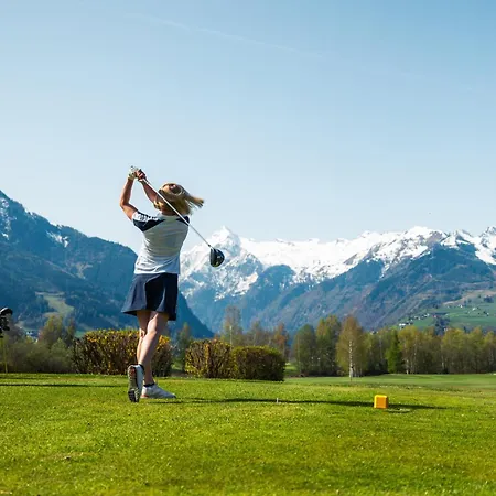 ホテル Zellersee ツェル アム ゼー